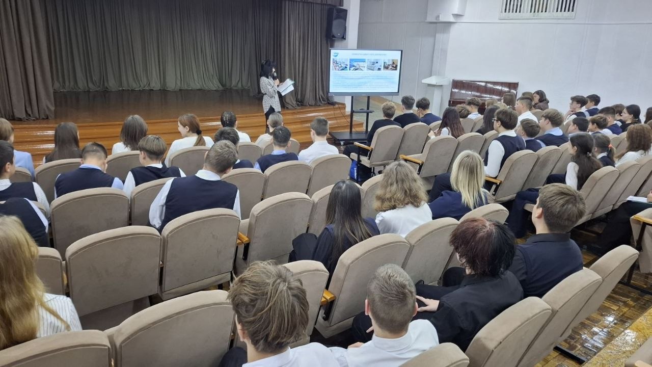 Представители КУП «Слуцкводоканал» встретились с учащимися СШ №12 г. Слуцка. 