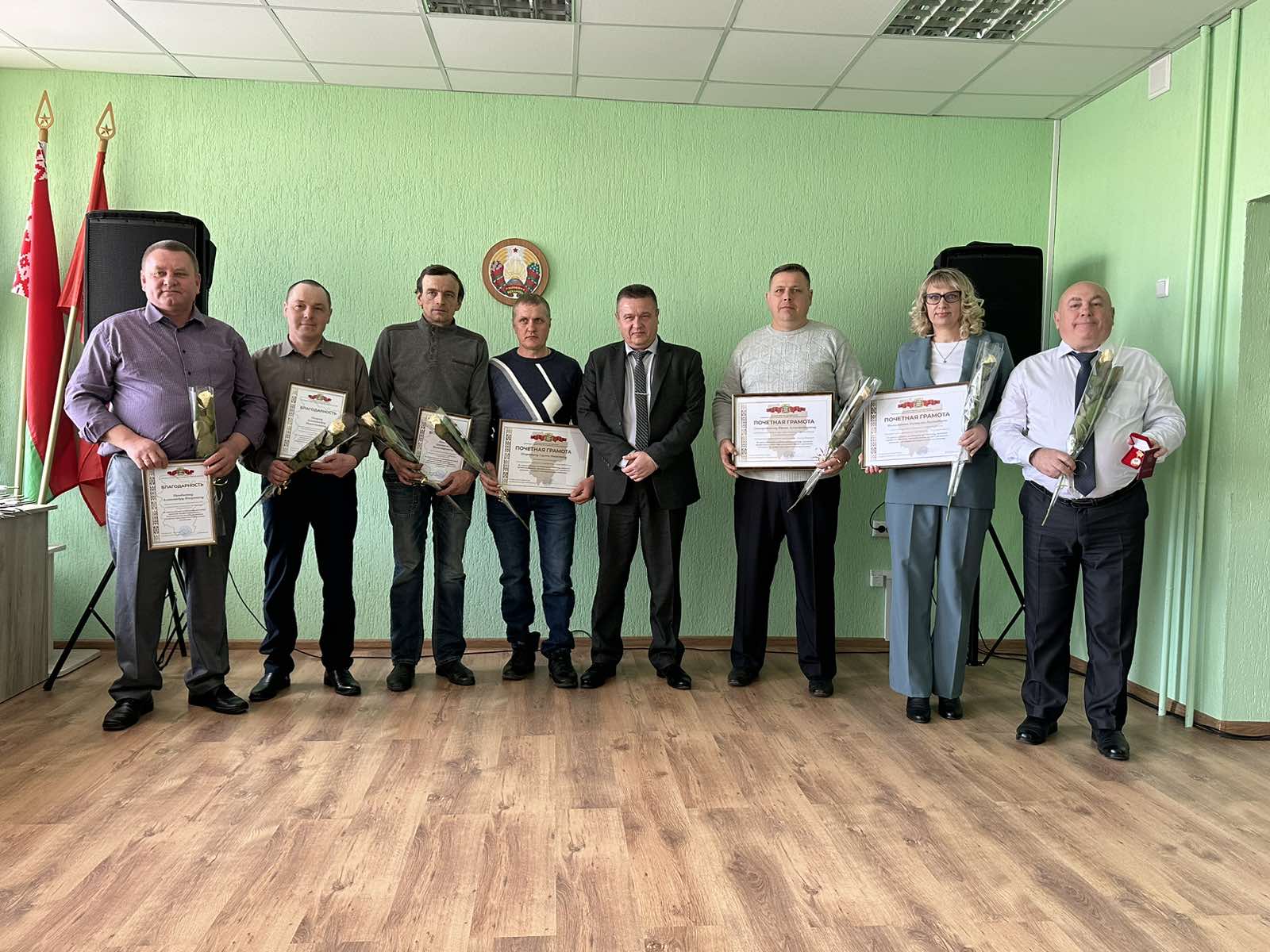 С ДНЁМ РАБОТНИКОВ ЖКХ И БЫТОВОГО ОБСЛУЖИВАНИЯ НАСЕЛЕНИЯ